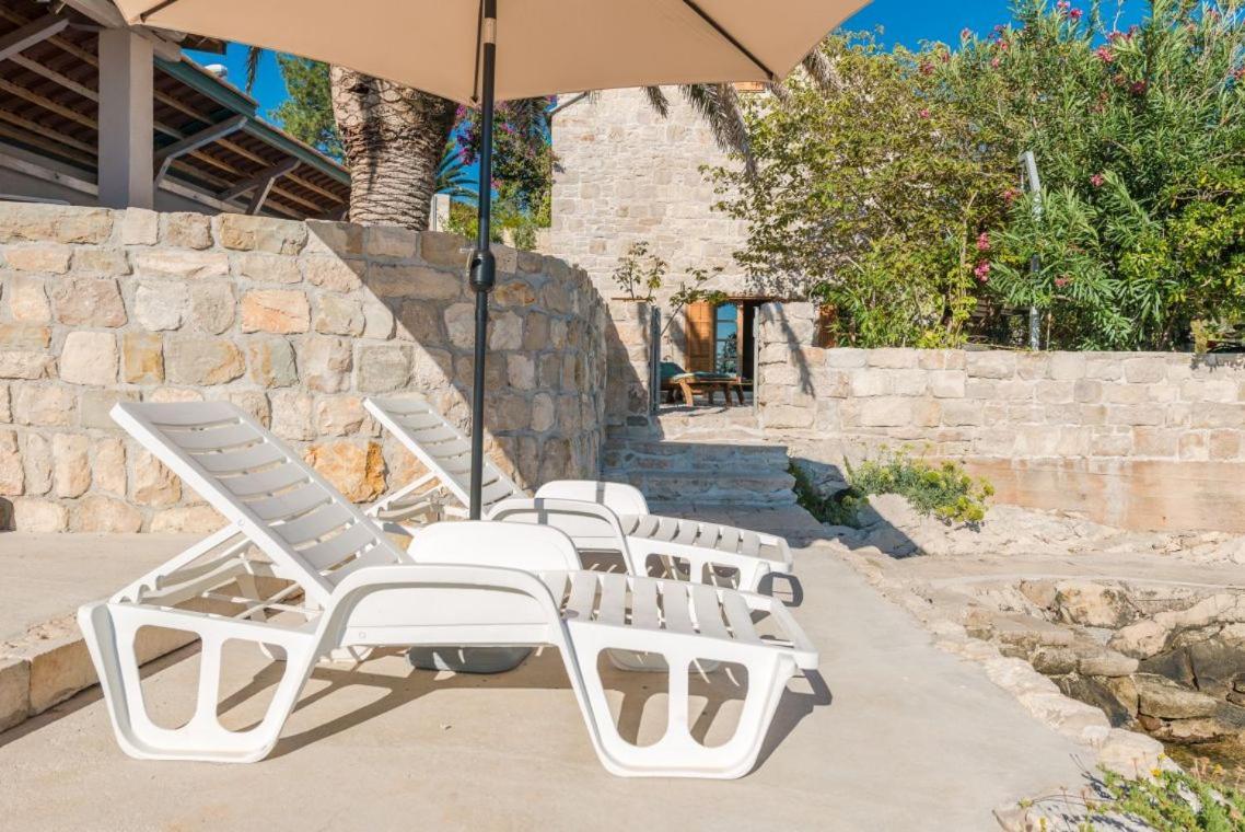 Luxury Beachfront Villa Mare With Private Pool At The Beach Orebic - Peljesac Exteriör bild